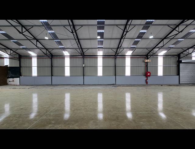 751M² WAREHOUSE TO LET IN EASTLEIGH